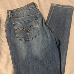 Levi size 10 skinny stretch
